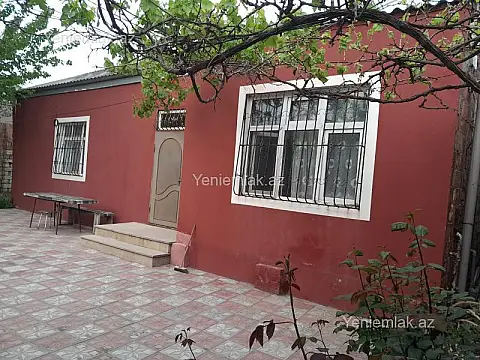 Satılır 3 otaqlı həyət evi 100 m²