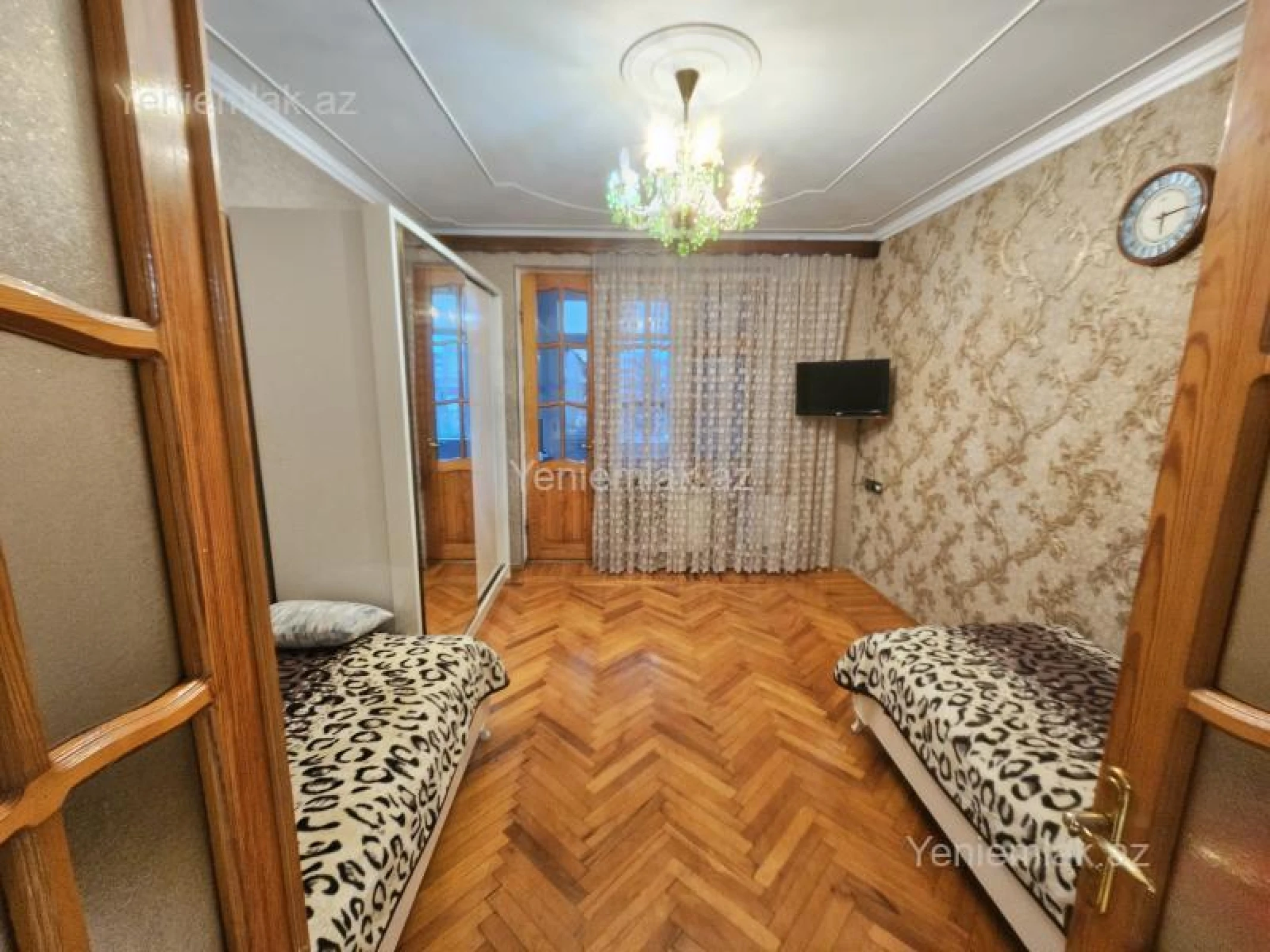 Satılır 4 otaqlı köhnə tikili 100 m²