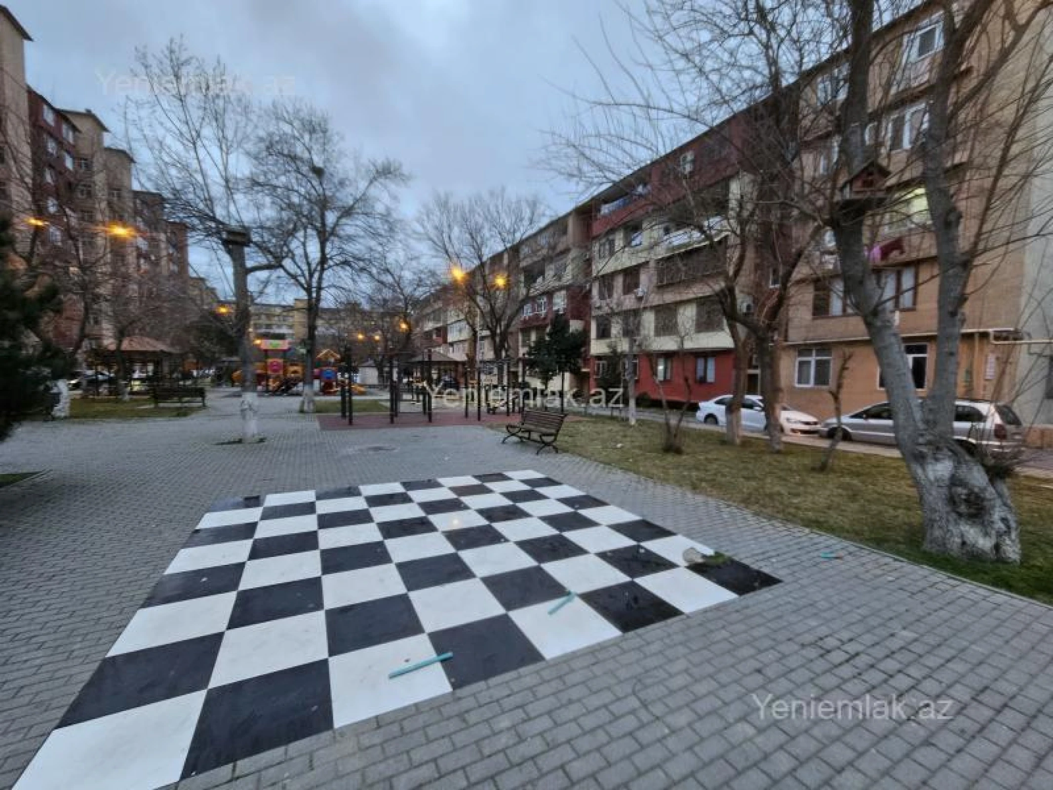 Satılır 4 otaqlı köhnə tikili 100 m²