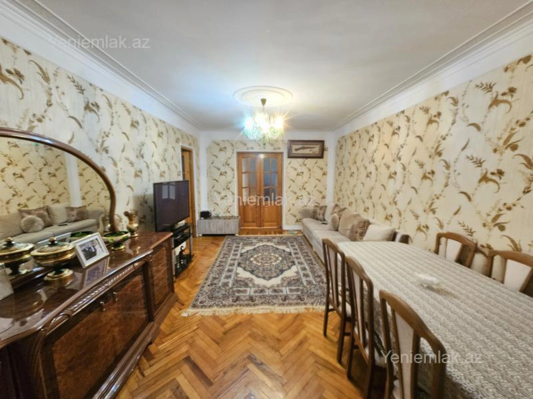 Satılır 4 otaqlı köhnə tikili 100 m²