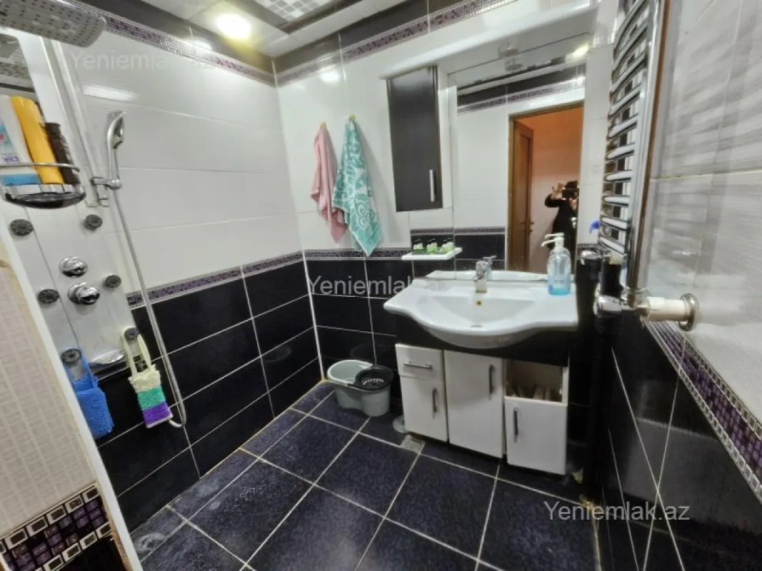 Satılır 4 otaqlı köhnə tikili 100 m²