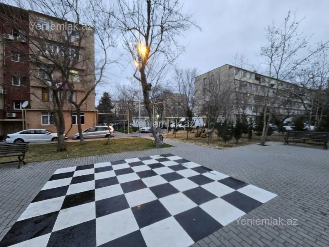 Satılır 4 otaqlı köhnə tikili 100 m²