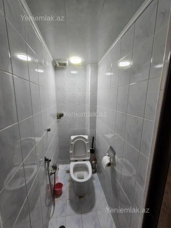 Satılır 4 otaqlı köhnə tikili 100 m²