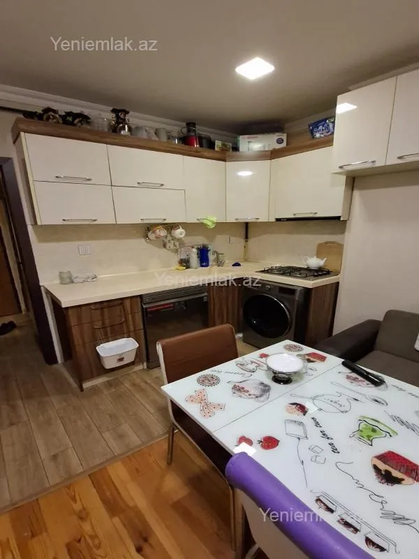 Satılır 2 otaqlı köhnə tikili 55 m²