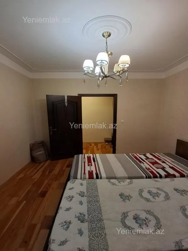 Satılır 2 otaqlı köhnə tikili 55 m²