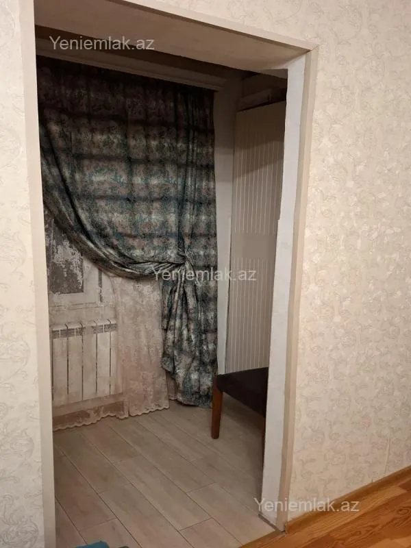 Satılır 2 otaqlı köhnə tikili 55 m²