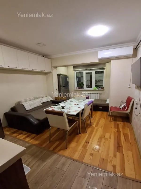 Satılır 2 otaqlı köhnə tikili 55 m²