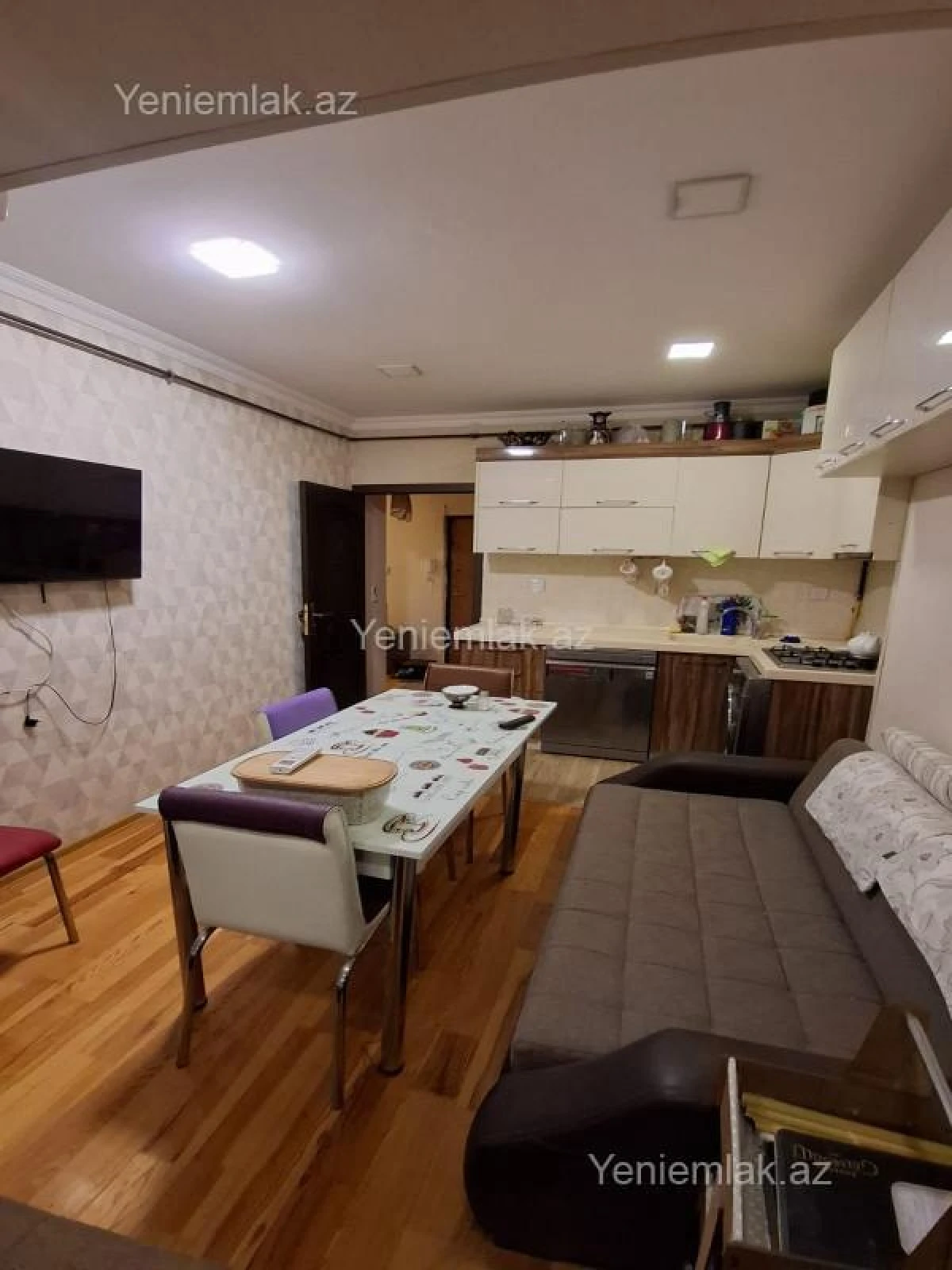 Satılır 2 otaqlı köhnə tikili 55 m²