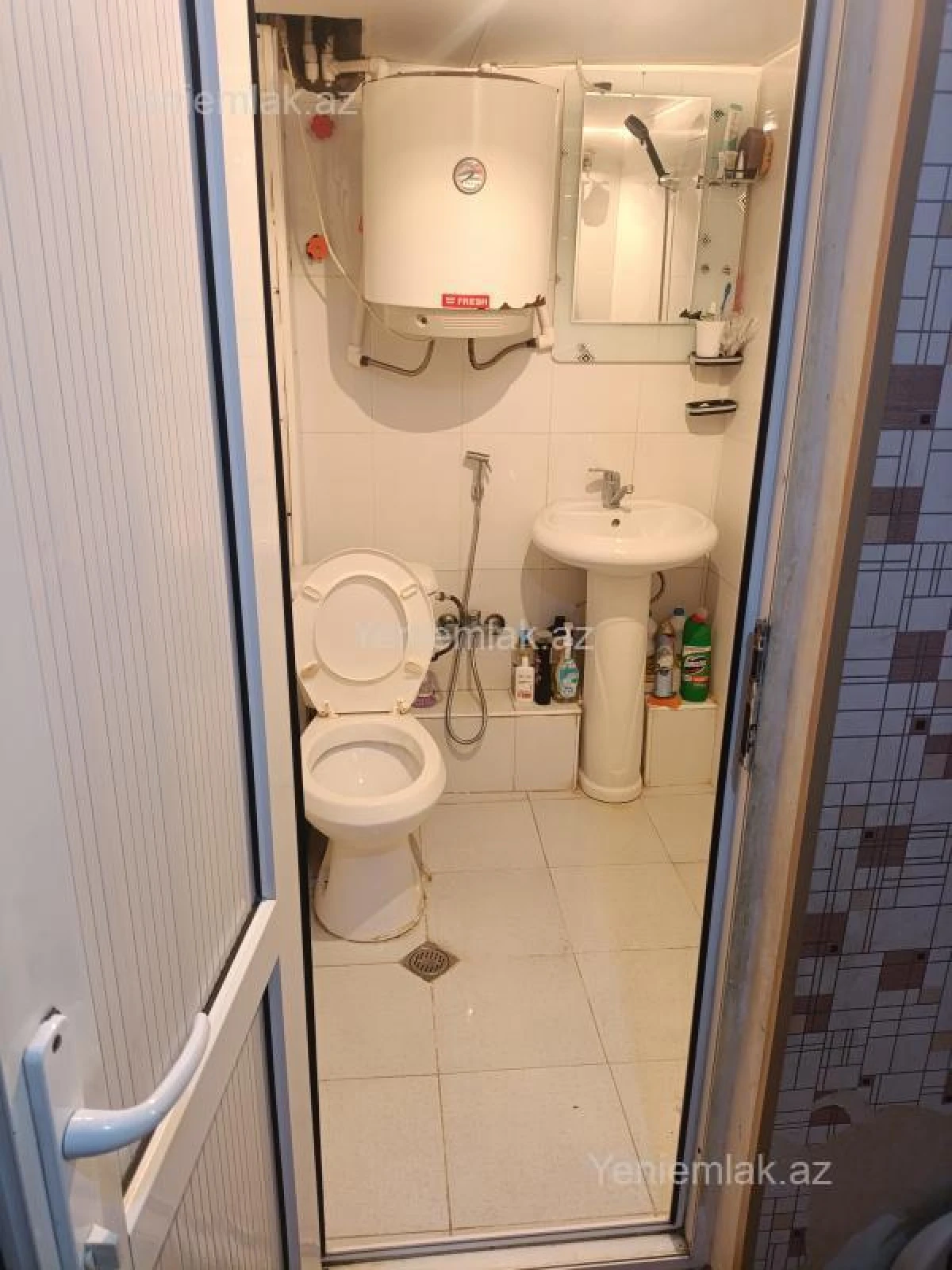 Satılır 2 otaqlı köhnə tikili 50 m²