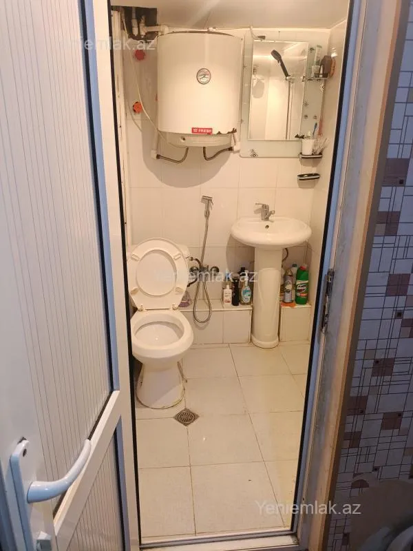 Satılır 2 otaqlı köhnə tikili 50 m²