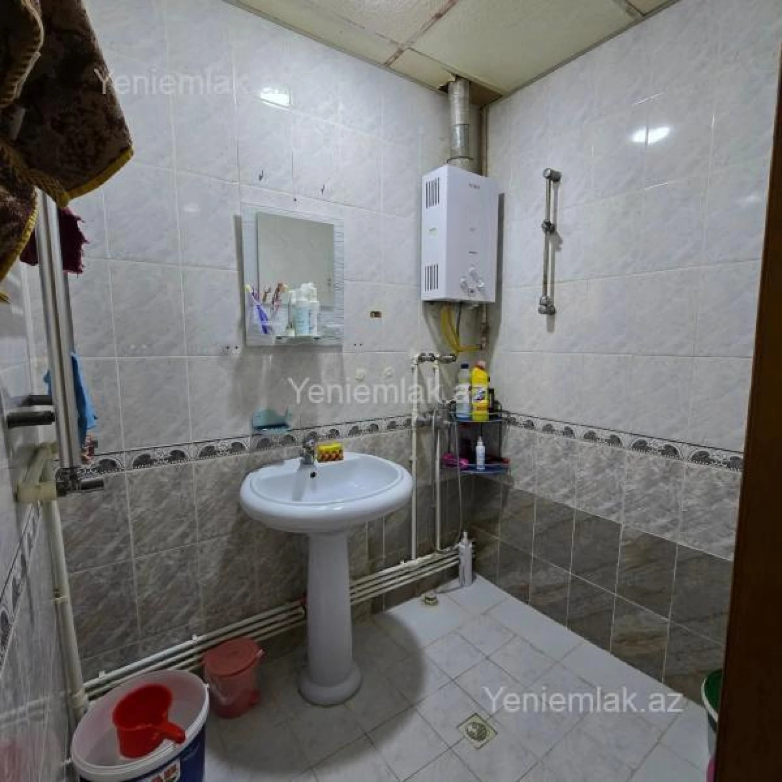 Satılır 3 otaqlı köhnə tikili 75 m²