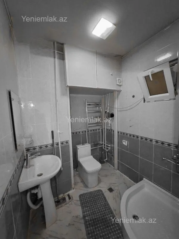 Satılır 1 otaqlı köhnə tikili 42 m²