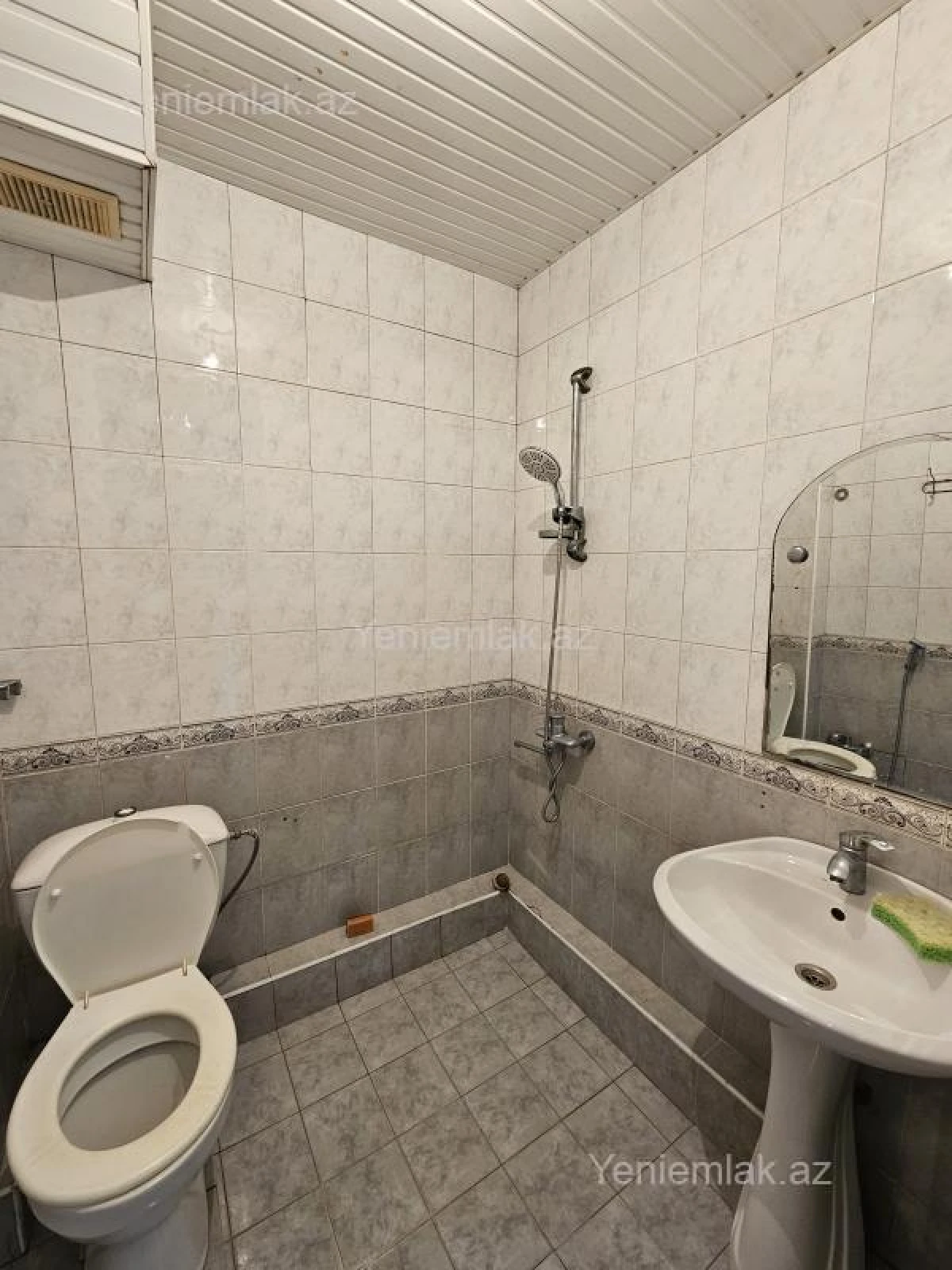 Satılır 3 otaqlı köhnə tikili 75 m²