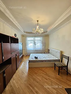Satılır 3 otaqlı köhnə tikili 75 m²