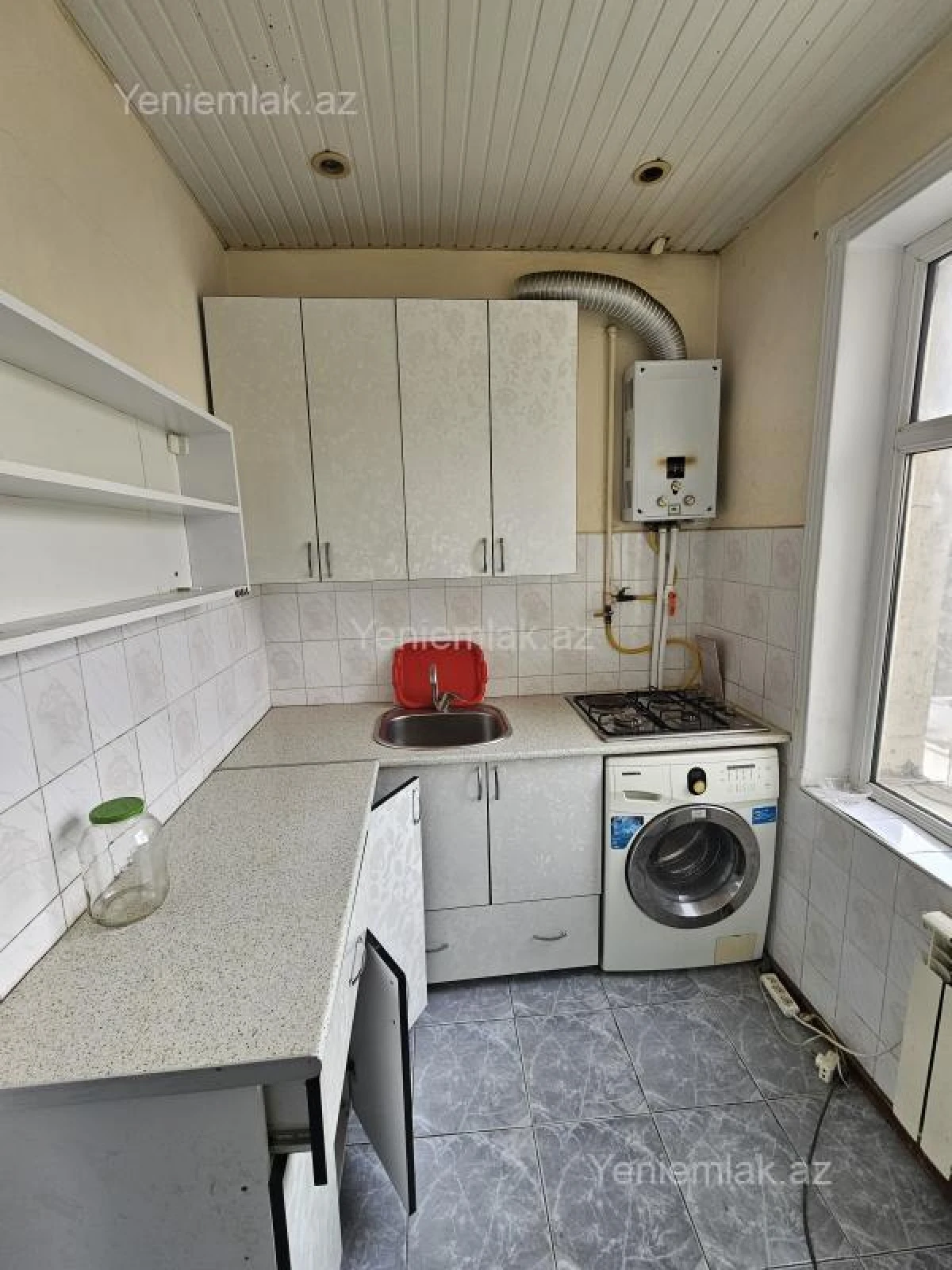 Satılır 3 otaqlı köhnə tikili 75 m²