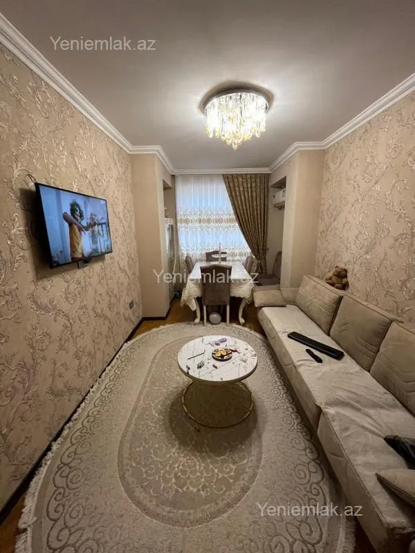 Satılır 3 otaqlı yeni tikili 85 m²