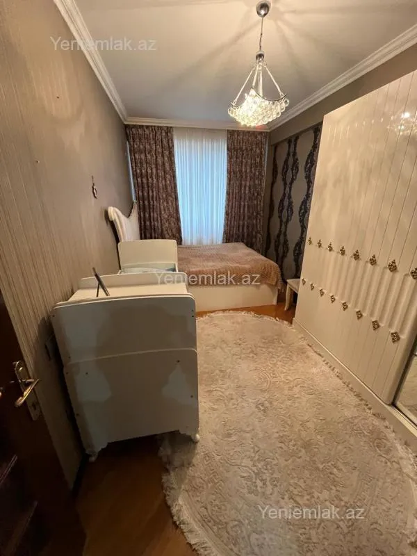 Satılır 3 otaqlı yeni tikili 85 m²