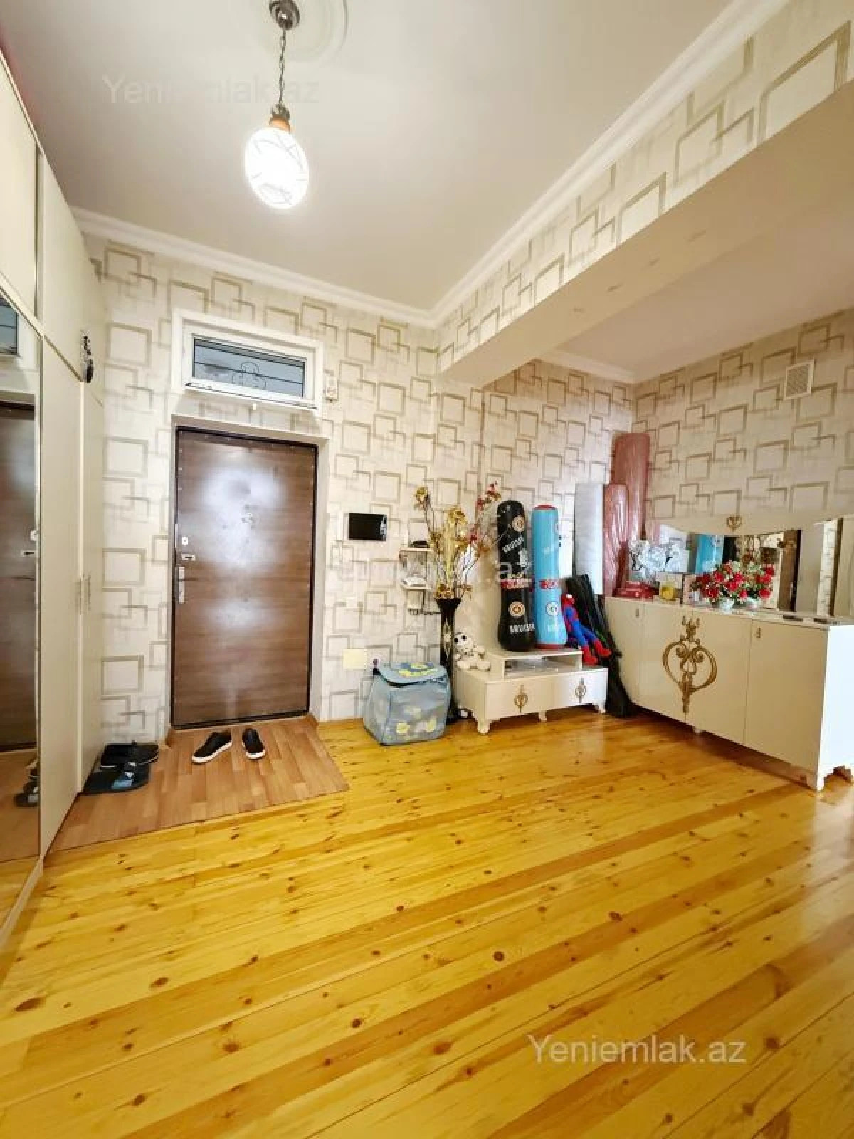 Satılır 3 otaqlı yeni tikili 110 m²