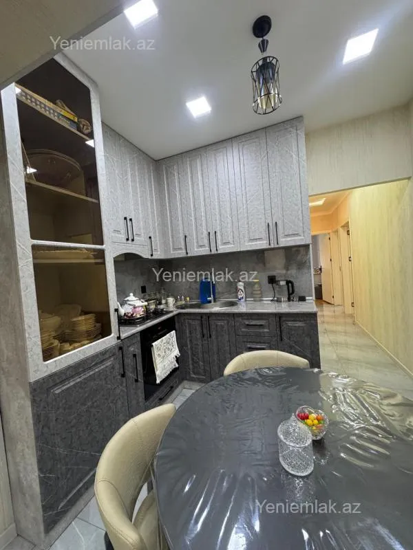 Satılır 3 otaqlı köhnə tikili 110 m²