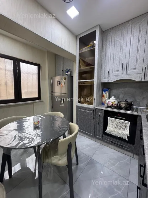 Satılır 3 otaqlı köhnə tikili 110 m²