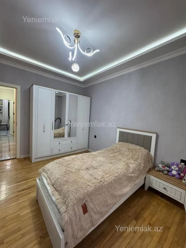 Satılır 3 otaqlı köhnə tikili 110 m²