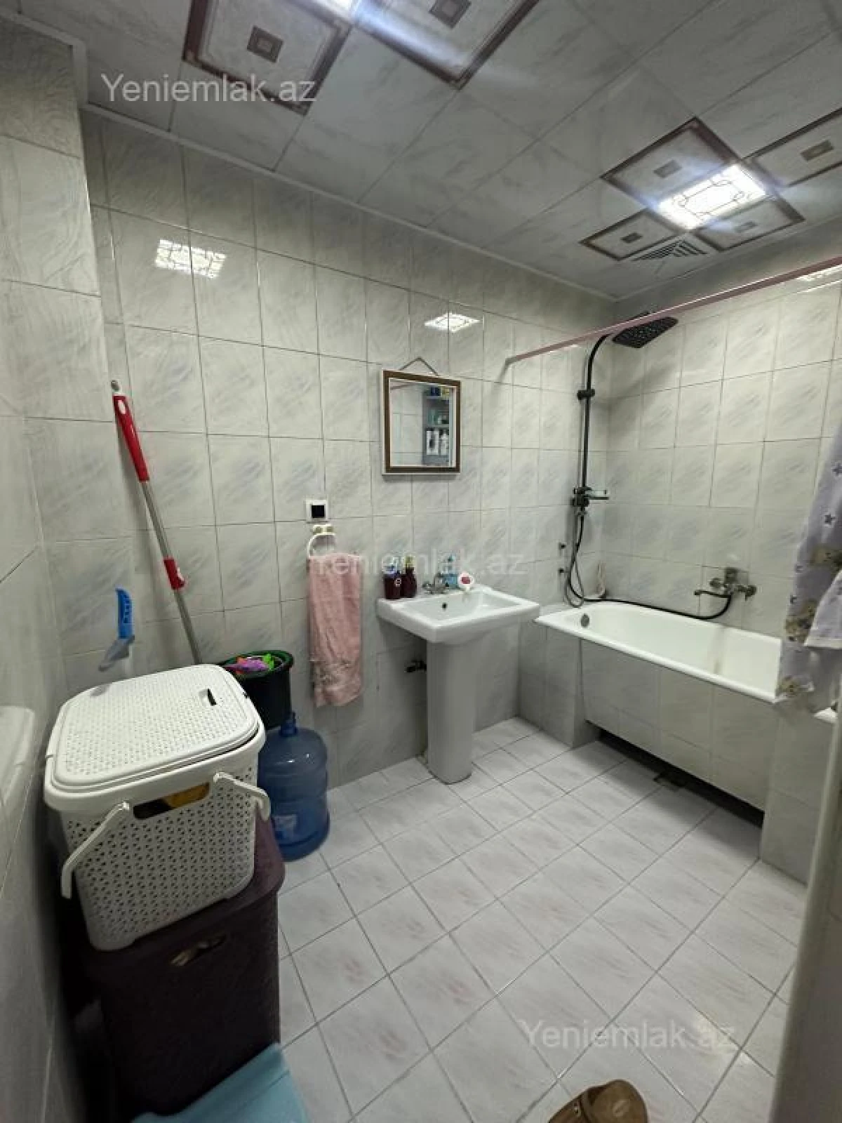 Satılır 3 otaqlı köhnə tikili 60 m²