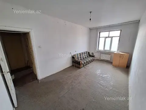 Satılır 3 otaqlı köhnə tikili 80 m²