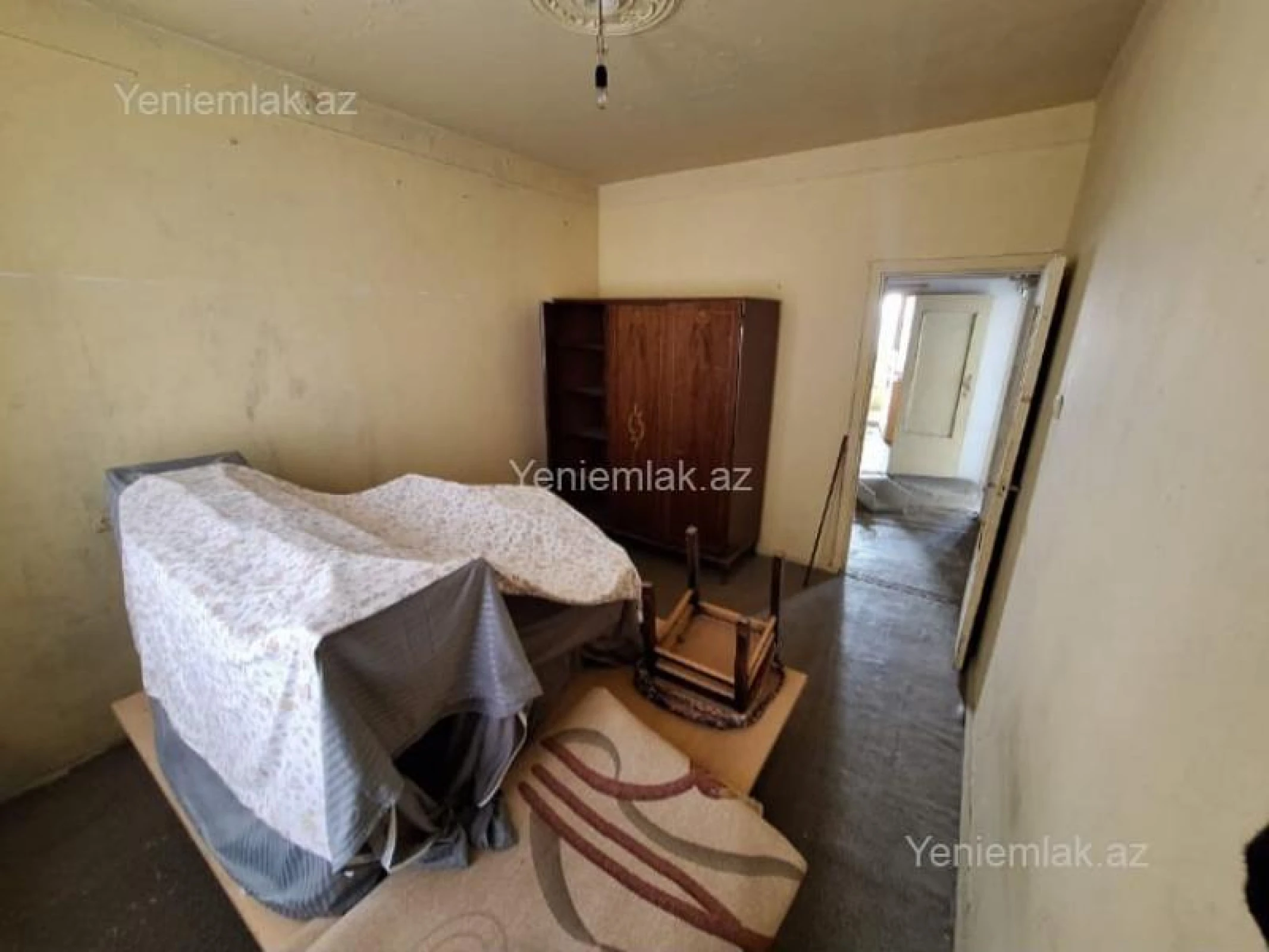 Satılır 3 otaqlı köhnə tikili 80 m²