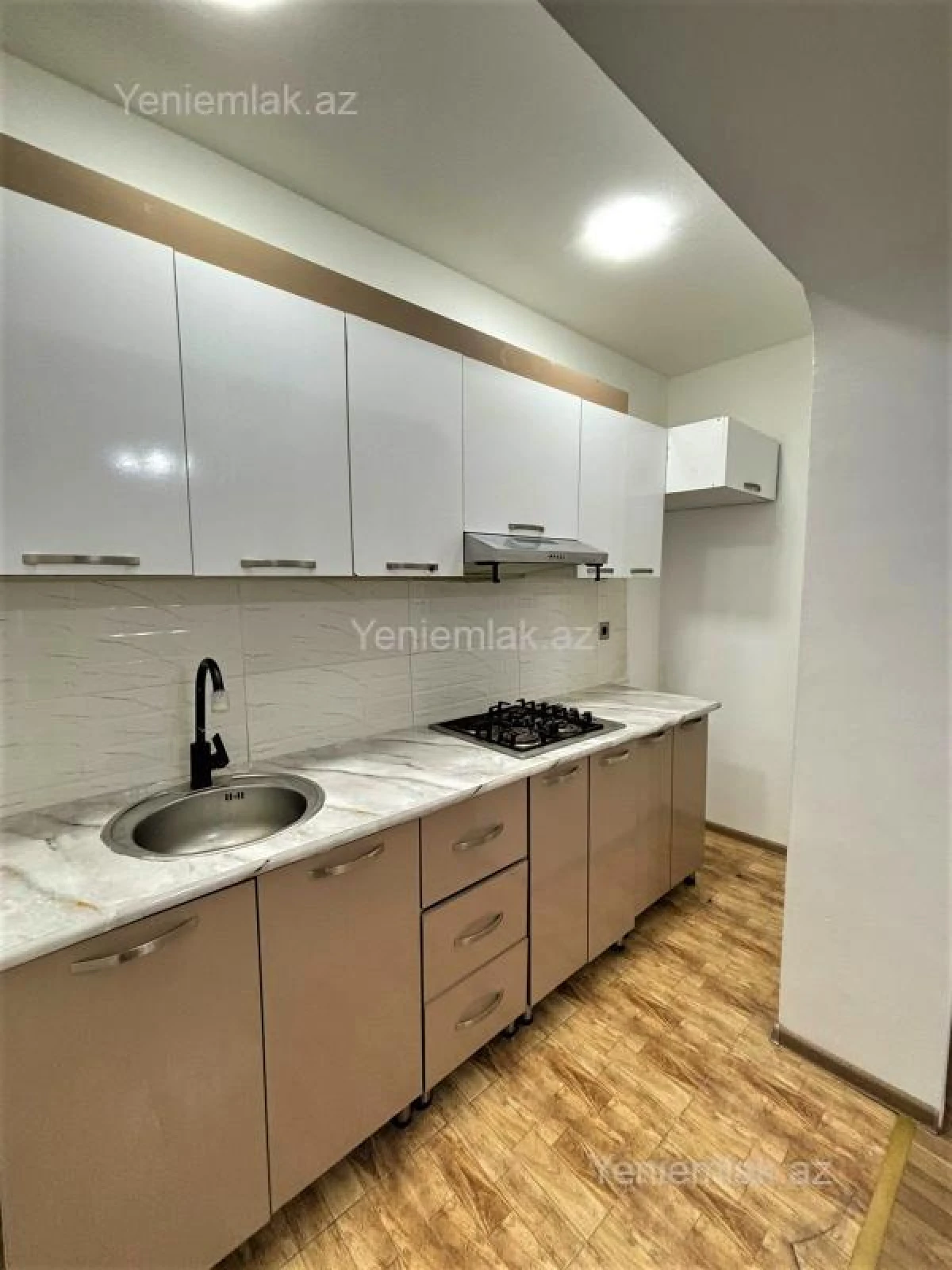 Satılır 2 otaqlı köhnə tikili 45 m²