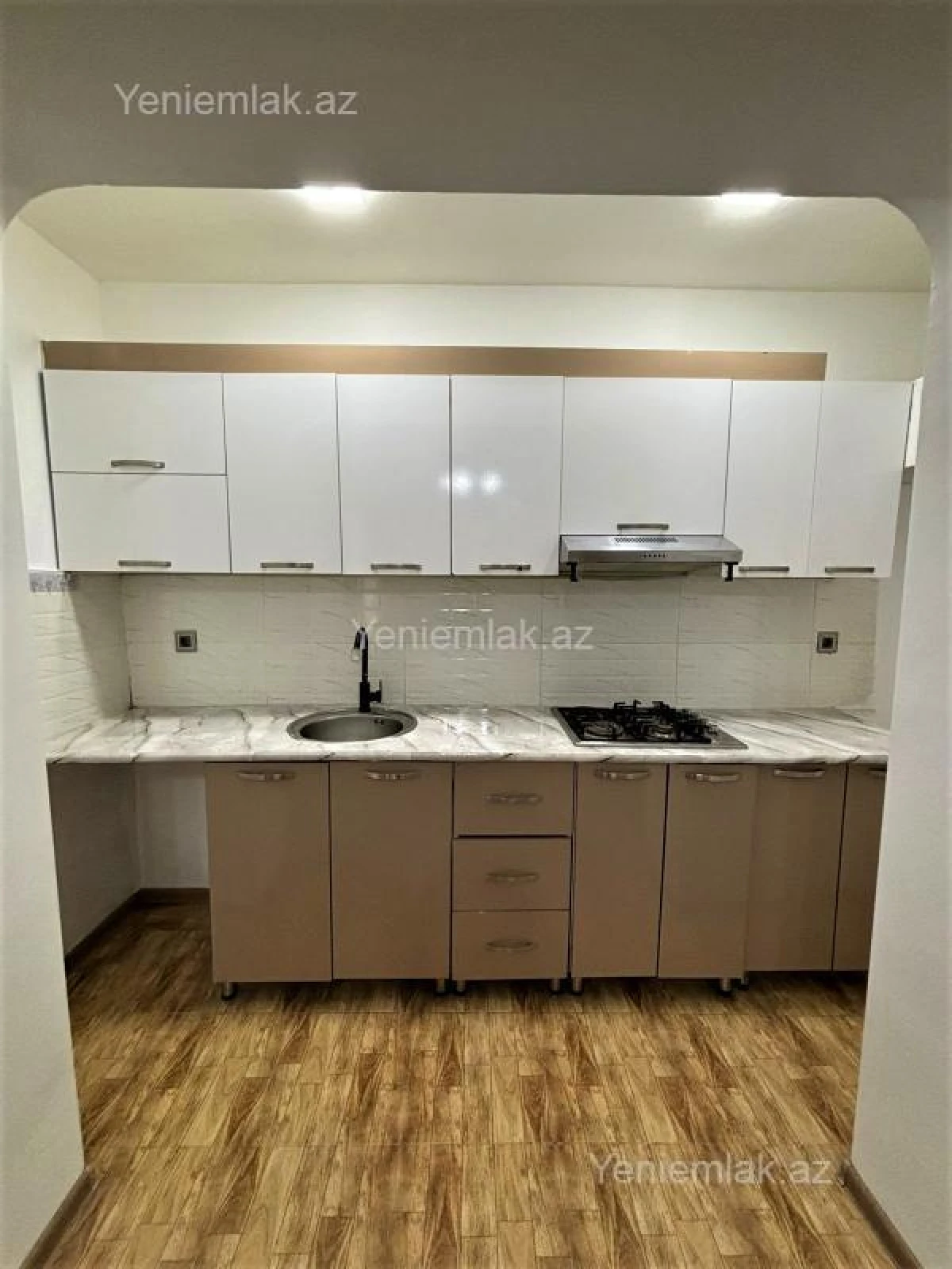 Satılır 2 otaqlı köhnə tikili 45 m²