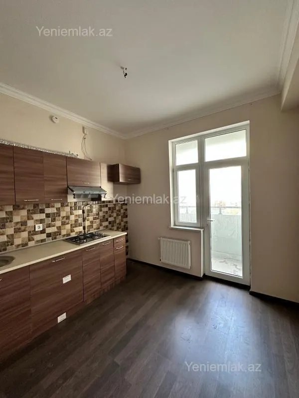 Satılır 3 otaqlı yeni tikili 82 m²