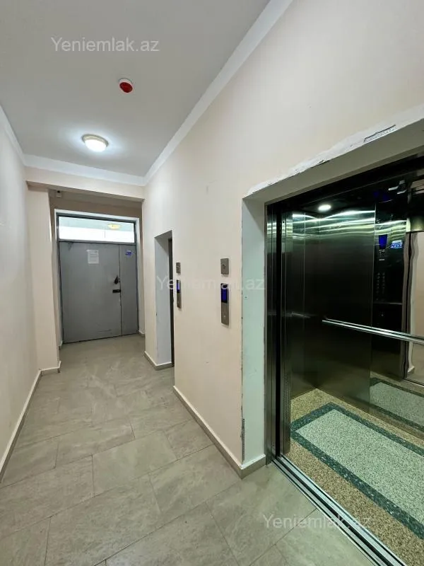 Satılır 3 otaqlı yeni tikili 82 m²