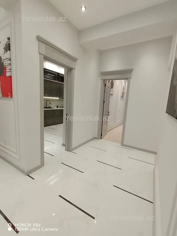 Satılır 3 otaqlı yeni tikili 125 m²