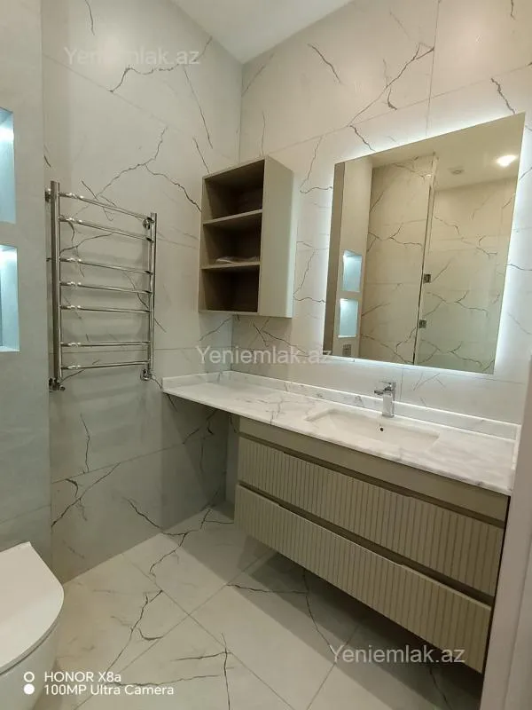 Satılır 3 otaqlı yeni tikili 125 m²