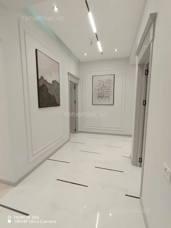 Satılır 3 otaqlı yeni tikili 125 m²