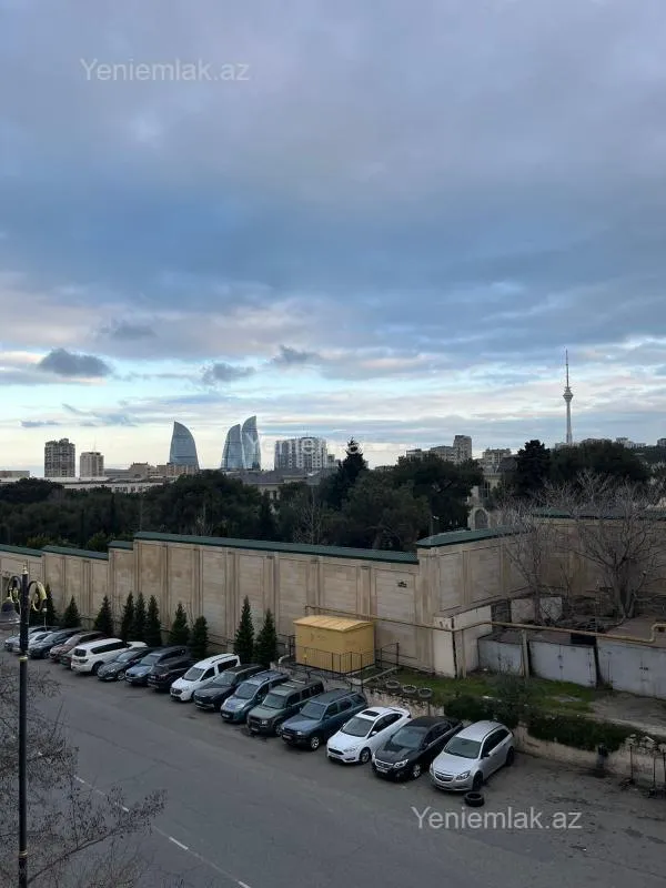 Satılır 1 otaqlı köhnə tikili 35 m²