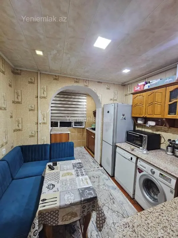 Satılır 3 otaqlı köhnə tikili 80 m²