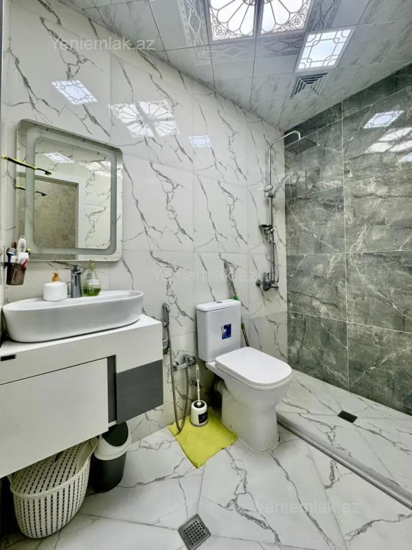 Satılır 2 otaqlı köhnə tikili 60 m²