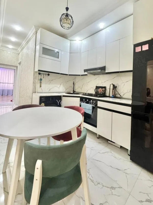 Satılır 2 otaqlı köhnə tikili 60 m²