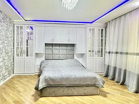 Satılır 2 otaqlı köhnə tikili 60 m²