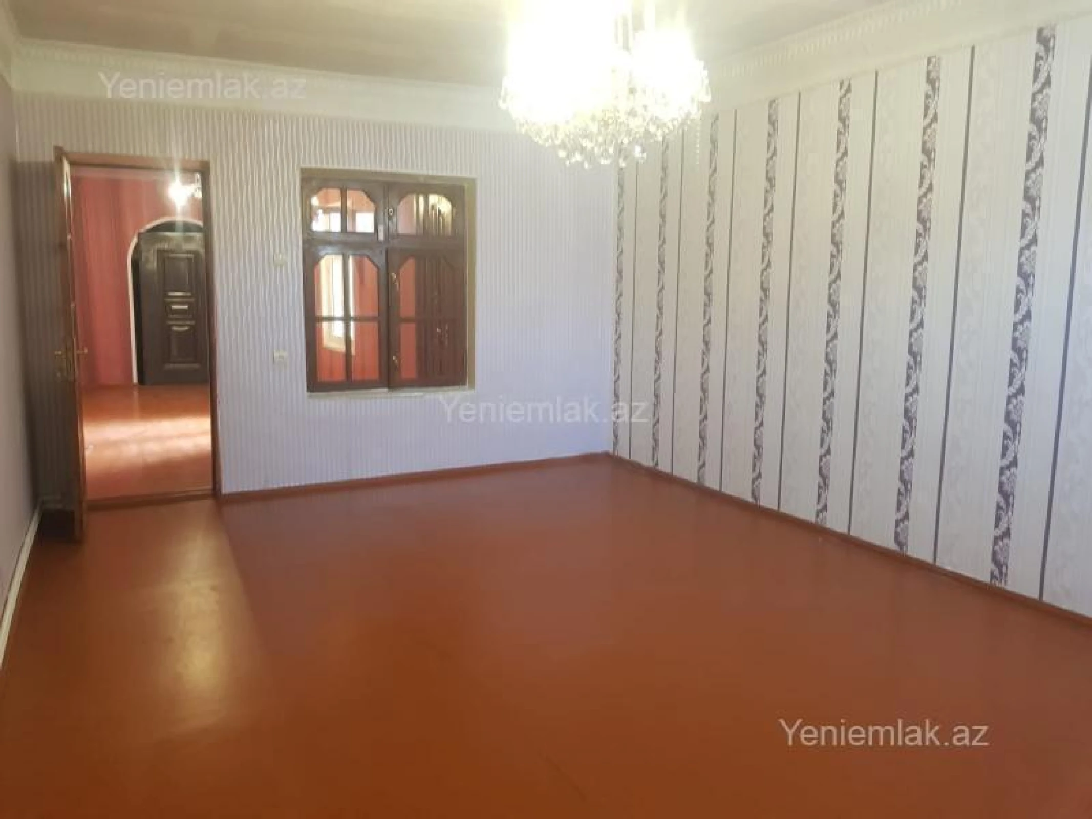Satılır 5 otaqlı həyət evi 240 m²
