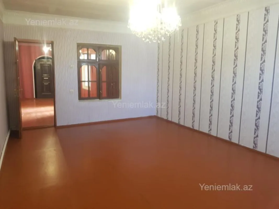 Satılır 5 otaqlı həyət evi 240 m²