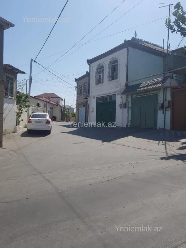 Satılır 5 otaqlı həyət evi 240 m²