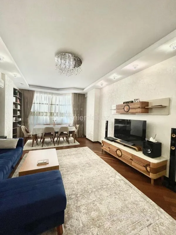 Satılır 3 otaqlı yeni tikili 122 m²