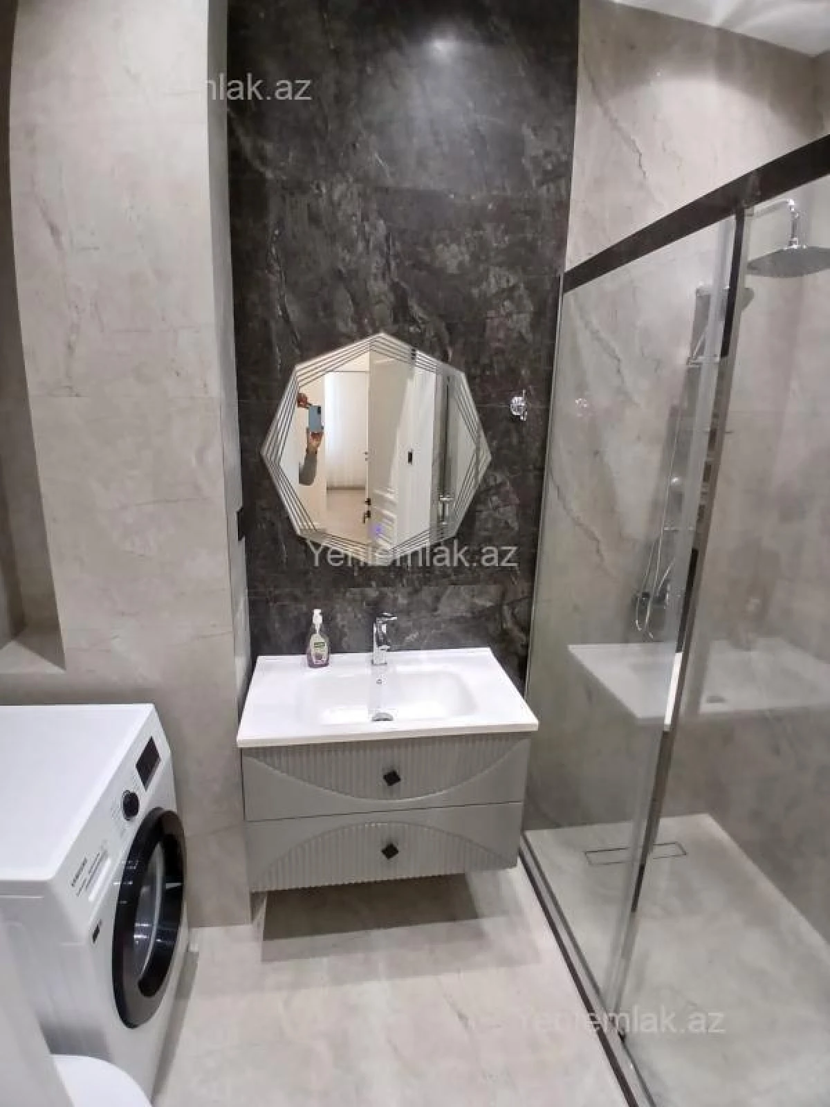Satılır 3 otaqlı yeni tikili 75 m²