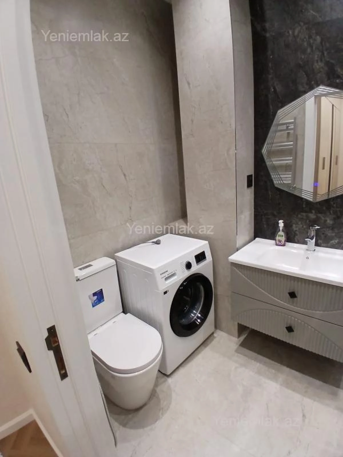 Satılır 3 otaqlı yeni tikili 75 m²