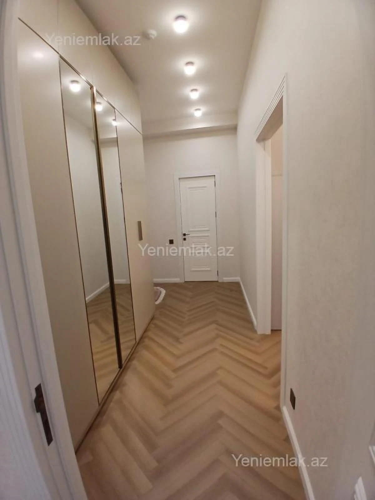 Satılır 3 otaqlı yeni tikili 75 m²