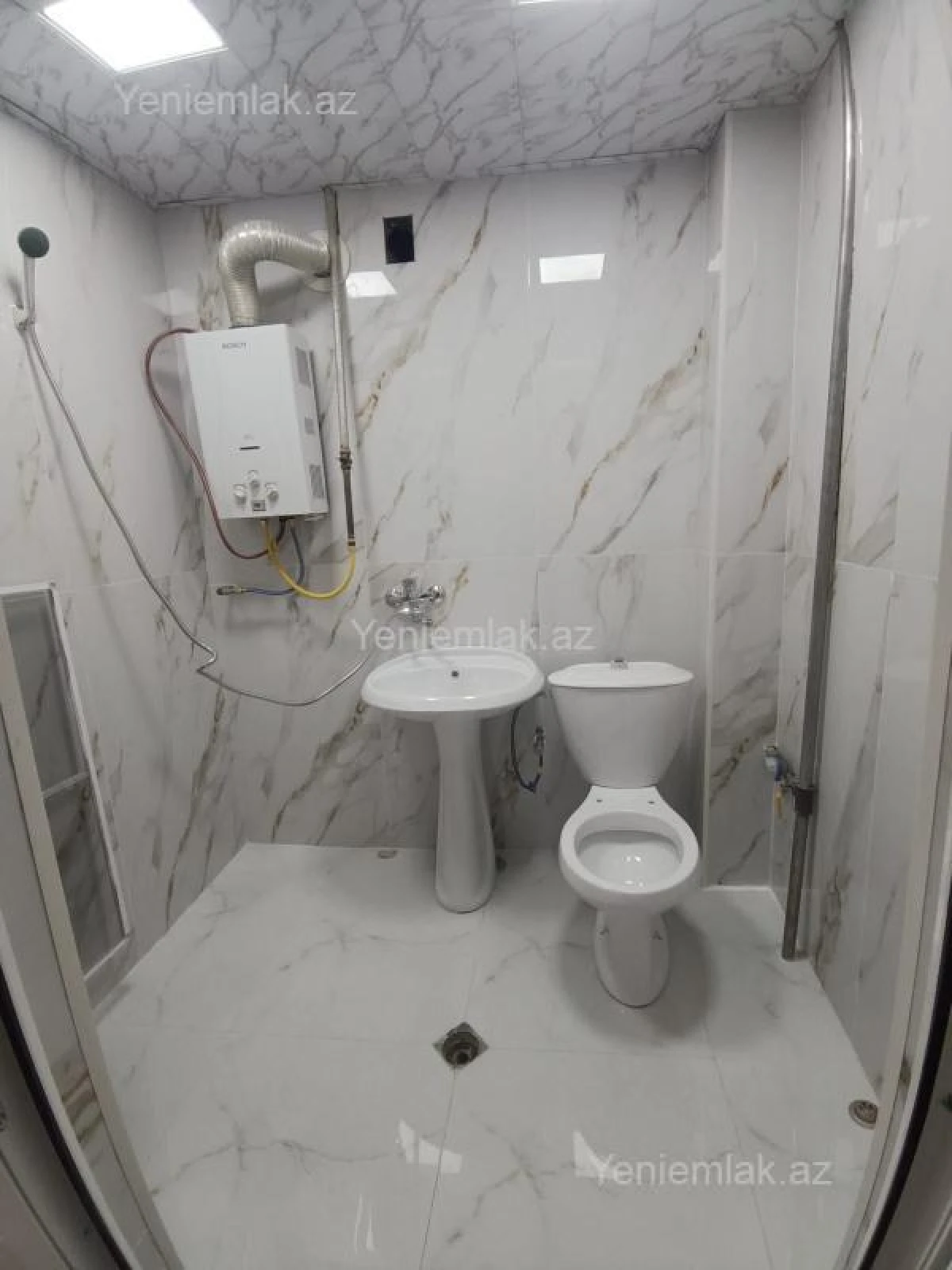 Satılır 2 otaqlı köhnə tikili 50 m²