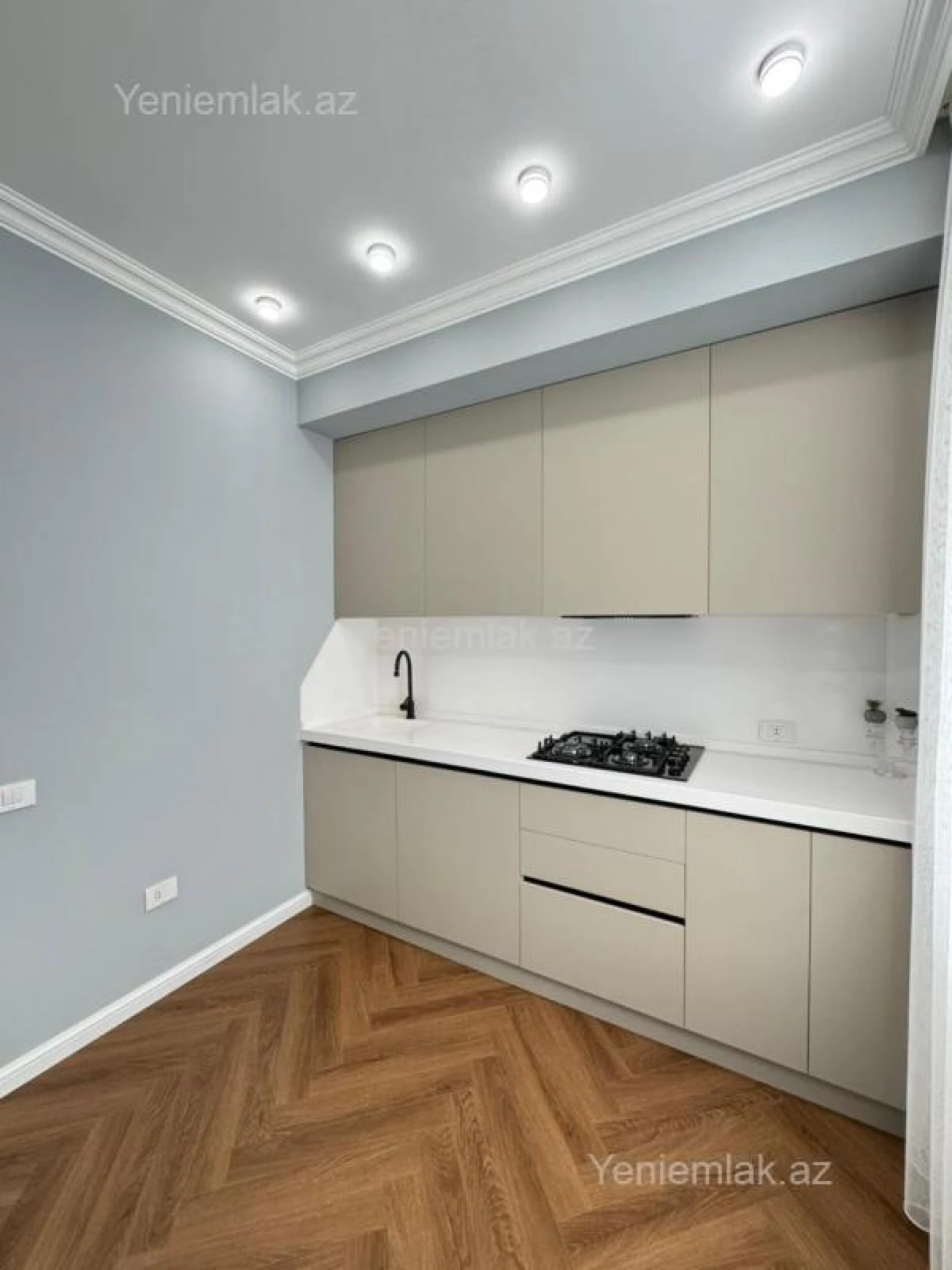 Satılır 2 otaqlı köhnə tikili 45 m²