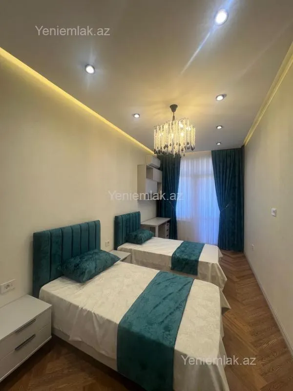 Satılır 3 otaqlı yeni tikili 108 m²